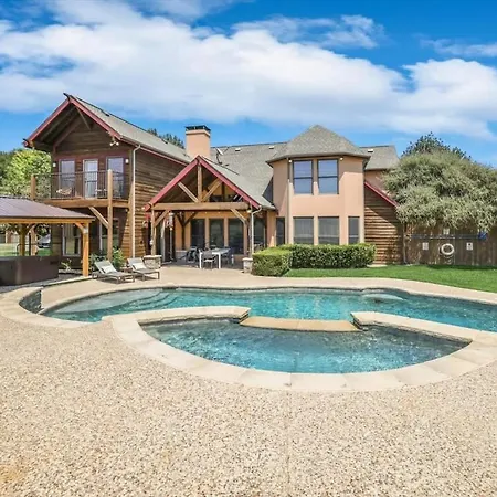 Rustic Cabin Mansion - Hot Tub Gym Cinema Pool